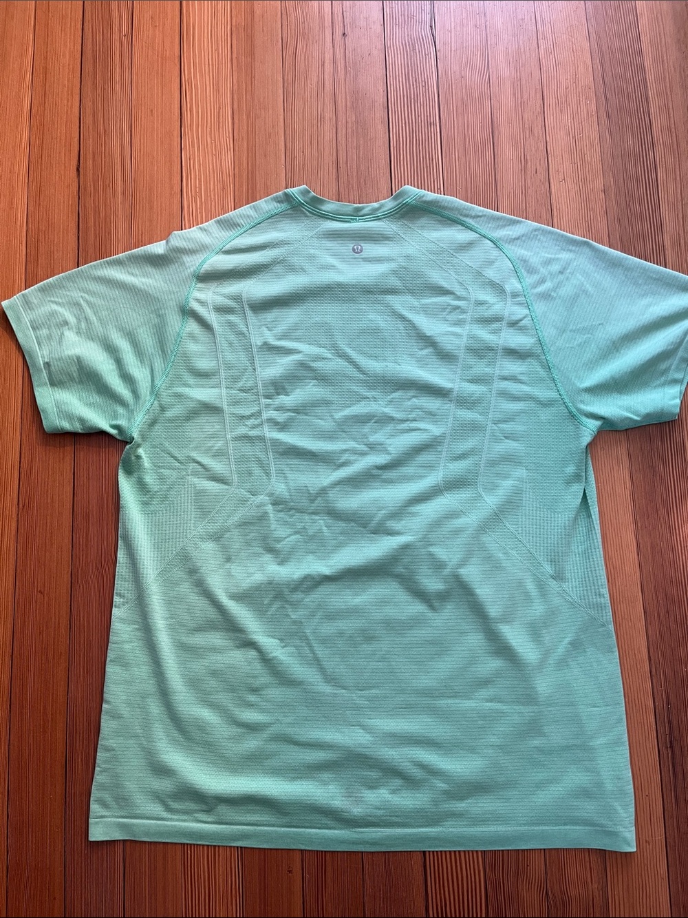 Lululemon Men’s athletic shirt